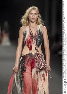 Rio Fashion - Martu Modenschau JANUARY RJ DE JANEIRO - 15 06 2016: RIO RIO FASHION - 1st day of Martu brand Parade with Celina Locks model during Fashion Rio Rio happens at Pier Maua between 15 and 17 June.  CelsoxPupo