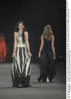 Rio Fashion - Martu Modenschau JANUARY RJ DE JANEIRO - 15 06 2016: RIO RIO FASHION - 1st day of Martu brand Parade during Rio Fashion Rio which takes place at Pier Maua between 15 and 17 June.  CelsoxPupo