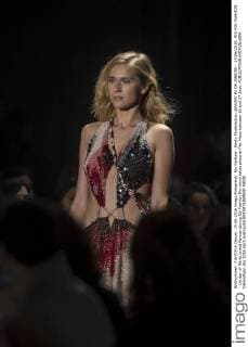 Rio Fashion - Martu Modenschau JANUARY RJ DE JANEIRO - 15 06 2016: RIO RIO FASHION - 1st day of Martu brand Parade during Rio Fashion Rio which takes place at Pier Maua between 15 and 17 June.  CelsoxPupo