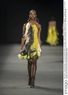 Rio Fashion - Martu Modenschau JANUARY RJ DE JANEIRO - 15 06 2016: RIO RIO FASHION - 1st day of Martu brand Parade during Rio Fashion Rio which takes place at Pier Maua between 15 and 17 June.  CelsoxPupo