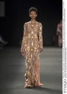 Rio Fashion - Martu Modenschau JANUARY RJ DE JANEIRO - 15 06 2016: RIO RIO FASHION - 1st day of Martu brand Parade during Rio Fashion Rio which takes place at Pier Maua between 15 and 17 June.  CelsoxPupo