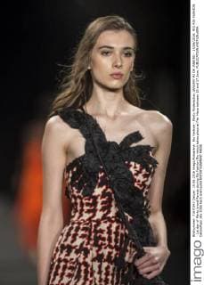 Rio Fashion - Martu Modenschau JANUARY RJ DE JANEIRO - 15 06 2016: RIO RIO FASHION - 1st day of Martu brand Parade during Rio Fashion Rio which takes place at Pier Maua between 15 and 17 June.  CelsoxPupo