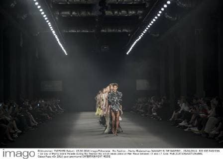 Rio Fashion - Martu Modenschau JANUARY RJ DE JANEIRO - 15 06 2016: RIO RIO FASHION - 1st day of Martu brand Parade during Rio Fashion Rio which takes place at Pier Maua between 15 and 17 June.  CelsoxPupo