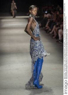 Rio Fashion - Lino Villaventura Modenschau JANUARY RJ DE JANEIRO - 15 06 2016: RIO RIO FASHION - 1st Day Parade brand Lino Villaventura during Rio Fashion Rio happens at Pier Maua between 15 and 17 June.  CelsoxPupo