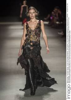 Rio Fashion - Lino Villaventura Modenschau JANUARY RJ DE JANEIRO - 15 06 2016: RIO RIO FASHION - 1st Day Parade brand Lino Villaventura during Rio Fashion Rio happens at Pier Maua between 15 and 17 June.  CelsoxPupo