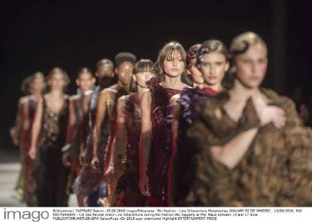 Rio Fashion - Lino Villaventura Modenschau JANUARY RJ DE JANEIRO - 15 06 2016: RIO RIO FASHION - 1st Day Parade brand Lino Villaventura during Rio Fashion Rio happens at Pier Maua between 15 and 17 June.  CelsoxPupo