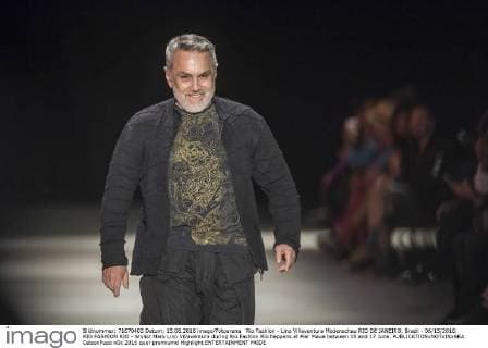 Rio Fashion - Lino Villaventura Modenschau RIO DE JANEIRO, Brazil - 06 15 2016: RIO FASHION RIO - Stylist Mark Lino Villaventura during Rio Fashion Rio happens at Pier Maua between 15 and 17 June.  CelsoxPupo