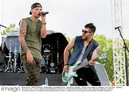 Kane Brown Konzert - Country Music Festival in Oshkosh June 15, 2016 - Oshkosh, Wisconsin, U.S - Country musician KANE BROWN (L) performs live at Ford Festival Field during Country USA Music Festival in Oshkosh, Wisconsin Oshkosh U.S. - ZUMAs135