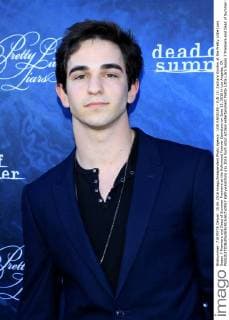 LOS ANGELES - JUN 15: Zachary Gordon at the Pretty Little Liars Seaon 7 Premiere and Dead of Summer Premeire at the Hollywood Forever Cemetary on June 15, 2016 in Los Angeles, CA  KathyxHutchins