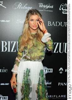 Joanna Krupa in Warsaw Joanna Krupa attends Autumn-Winter Bizuu Fashion Show on June 15, 2016 in Warsaw, Poland. EN_01215554_0096 