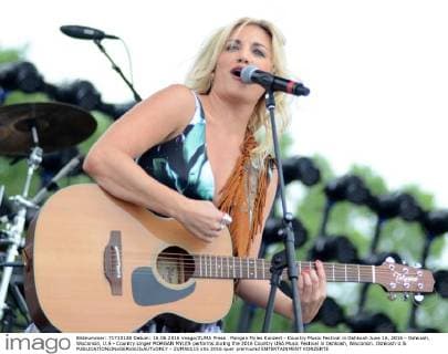 Morgan Myles Konzert - Country Music Festival in Oshkosh June 16, 2016 - Oshkosh, Wisconsin, U.S - Country singer MORGAN MYLES performs during the 2016 Country USA Music Festival in Oshkosh, Wisconsin. Oshkosh U.S. - ZUMAb115