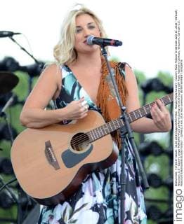 Morgan Myles Konzert - Country Music Festival in Oshkosh June 16, 2016 - Oshkosh, Wisconsin, U.S - Country singer MORGAN MYLES performs during the 2016 Country USA Music Festival in Oshkosh, Wisconsin. Oshkosh U.S. - ZUMAb115