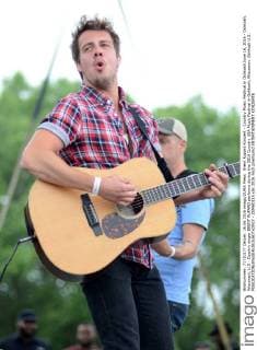 Brent Rupard Konzert - Country Music Festival in Oshkosh June 16, 2016 - Oshkosh, Wisconsin, U.S - Country singer BRENT RUPARD performs during the 2016 Country USA Music Festival in Oshkosh, Wisconsin. Oshkosh U.S. - ZUMAb115