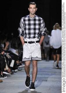 Mailand Fashion Week - Ports 1961 Modenschau Milan Men s Fashion Week Spring Summer 2017 Milan Fashion Week, Spring Summer 2017. Ports 1961 Fashion Show. Pictured: Model  RiccardoxGiordanoxfotosicki