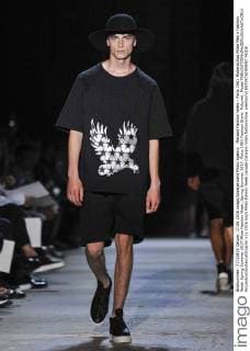 Mailand Fashion Week - Ports 1961 Modenschau Milan Men s Fashion Week Spring Summer 2017 Milan Fashion Week, Spring Summer 2017. Ports 1961 Fashion Show. Pictured: Model  RiccardoxGiordanoxfotosicki