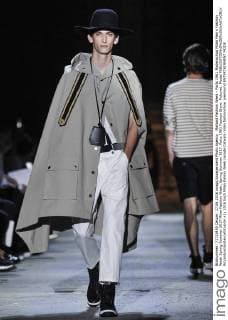Mailand Fashion Week - Ports 1961 Modenschau Milan Men s Fashion Week Spring Summer 2017 Milan Fashion Week, Spring Summer 2017. Ports 1961 Fashion Show. Pictured: Model  RiccardoxGiordanoxfotosicki