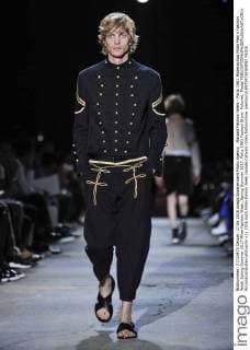 Mailand Fashion Week - Ports 1961 Modenschau Milan Men s Fashion Week Spring Summer 2017 Milan Fashion Week, Spring Summer 2017. Ports 1961 Fashion Show. Pictured: Model  RiccardoxGiordanoxfotosicki
