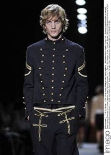 Mailand Fashion Week - Ports 1961 Modenschau Milan Men s Fashion Week Spring Summer 2017 Milan Fashion Week, Spring Summer 2017. Ports 1961 Fashion Show. Pictured: Model  RiccardoxGiordanoxfotosicki