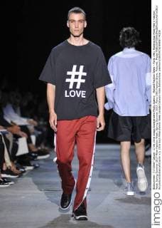 Mailand Fashion Week - Ports 1961 Modenschau Milan Men s Fashion Week Spring Summer 2017 Milan Fashion Week, Spring Summer 2017. Ports 1961 Fashion Show. Pictured: Model  RiccardoxGiordanoxfotosicki