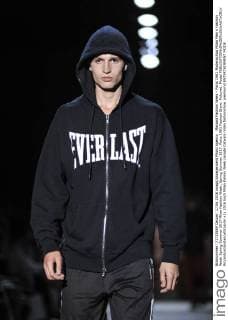 Mailand Fashion Week - Ports 1961 Modenschau Milan Men s Fashion Week Spring Summer 2017 Milan Fashion Week, Spring Summer 2017. Ports 1961 Fashion Show. Pictured: Model  RiccardoxGiordanoxfotosicki