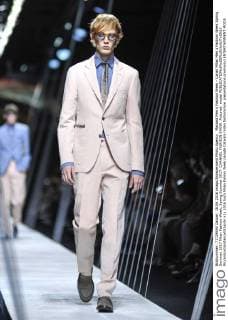 Mailand Men s Fashion Week - Canali Milan Men s Fashion Week Spring Summer 2017 Milan Fashion Week, Spring Summer 2017. CHANNEL FASHION SHOW. Pictured: model  RiccardoxGiordanoxfotosicki