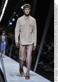 Mailand Men s Fashion Week - Canali Milan Men s Fashion Week Spring Summer 2017 Milan Fashion Week, Spring Summer 2017. CHANNEL FASHION SHOW. Pictured: model  RiccardoxGiordanoxfotosicki