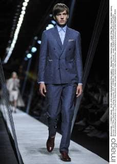 Mailand Men s Fashion Week - Canali Milan Men s Fashion Week Spring Summer 2017 Milan Fashion Week, Spring Summer 2017. CHANNEL FASHION SHOW. Pictured: model  RiccardoxGiordanoxfotosicki