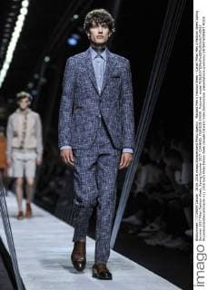 Mailand Men s Fashion Week - Canali Milan Men s Fashion Week Spring Summer 2017 Milan Fashion Week, Spring Summer 2017. CHANNEL FASHION SHOW. Pictured: model  RiccardoxGiordanoxfotosicki