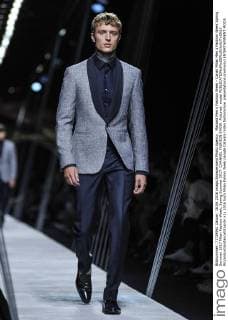 Mailand Men s Fashion Week - Canali Milan Men s Fashion Week Spring Summer 2017 Milan Fashion Week, Spring Summer 2017. CHANNEL FASHION SHOW. Pictured: model  RiccardoxGiordanoxfotosicki