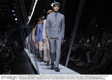 Mailand Men s Fashion Week - Canali Milan Men s Fashion Week Spring Summer 2017 Milan Fashion Week, Spring Summer 2017. CHANNEL FASHION SHOW. Pictured: model  RiccardoxGiordanoxfotosicki