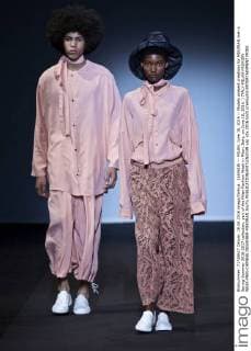 (160618) -- MILAN, June 18, 2016 -- Models present creations for MIAORAN men s Spring-Summer 2016-2017 collection, part of the Milan Fashion Week in Milan, Italy, on June 18, 2016. ) ITALY-MILAN-FASHION WEEK-MEN-CHINESE DESIGNER-MIAORAN JinxYu 