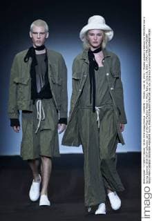 (160618) -- MILAN, June 18, 2016 -- Models present creations for MIAORAN men s Spring-Summer 2016-2017 collection, part of the Milan Fashion Week in Milan, Italy, on June 18, 2016. ) ITALY-MILAN-FASHION WEEK-MEN-CHINESE DESIGNER-MIAORAN JinxYu 