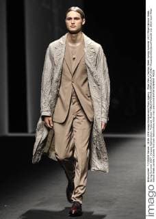 Milan Men s Fashion Week Spring Summer 2017 Milan Fashion Week, Spring Summer 2017. Versace Fashionshow. Pictured: Model  RiccardoxGiordanoxFotosicki