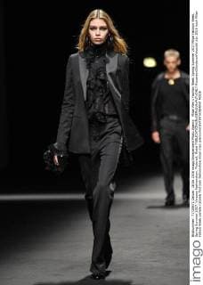 Milan Men s Fashion Week Spring Summer 2017 Milan Fashion Week, Spring Summer 2017. Versace Fashionshow. Pictured: Model  RiccardoxGiordanoxFotosicki