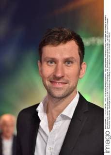 Der Kameramann Wolfgang Schick, Preisträger der Kategorie Kamera journalistische Kurzformate posiert am 18.06.2016 zur Verleihung des 26. Deutschen Kamerapreis in Köln.