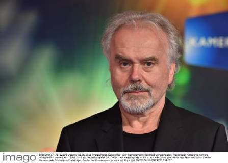 Der Kameramann Reinhold Vorschneider, Preisträger Kategorie Kamera Kinospielfilm posiert am 18.06.2016 zur Verleihung des 26. Deutschen Kamerapreis in Köln.