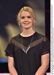 Die Editorin Fiona Brands Preisträgerin der Kategorie Nachwuchspreis Schnitt posiert am 18.06.2016 zur Verleihung des 26. Deutschen Kamerapreis in Köln.