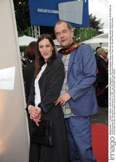 Die Schauspieler Oona von Maydell und Georg Uecker kommen am 18.06.2016 zur Verleihung des 26. Deutschen Kamerapreis in Köln.