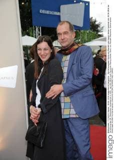 Die Schauspieler Oona von Maydell und Georg Uecker kommen am 18.06.2016 zur Verleihung des 26. Deutschen Kamerapreis in Köln.