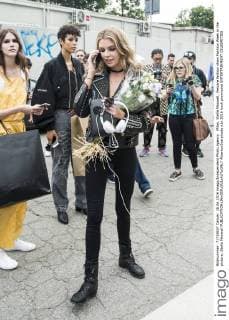 Milan, Stella Maxwell, Versace fashion show Fashion Week in the picture: Stella Maxwell  AlbertoxScarpinato