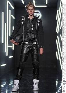 Bilder des Tages Milan Men s Fashion Week Spring Summer 2017 Milan Fashion Week, Spring Summer 2017. Philipp Plein Fashionshow. Pictured: Model  RiccardoxGiordanoxFotosicki