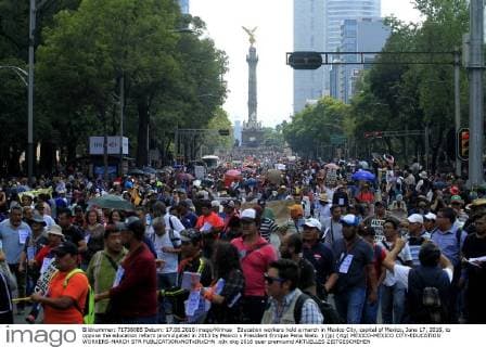 Education workers hold a march in Mexico City, capital of Mexico, June 17, 2016, to oppose the education reform promulgated in 2013 by Mexico s President Enrique Pena Nieto. ) (jp) (rtg) MEXICO-MEXICO CITY-EDUCATION WORKERS-MARCH STR 