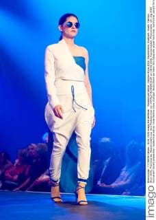 Modeschule Kehrer, Fashion Show 2016. Deutschland, Stuttgart: Event, Fashion Show 2016, Premiere der Abendmodelle aus dem Modeseminar von HARALD GLOEOECKLER am 18.06.2016, Roemerkastell, Phoenixhalle.