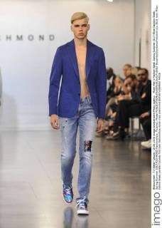 Milan Men s Fashion Week Spring Summer 2017 Milan Fashion Week, Spring Summer 2017.RICHMOND Fashionshow. Pictured: Model  RiccardoxGiordanoxFotosicki
