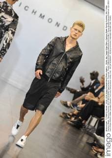 Bilder des Tages Milan Men s Fashion Week Spring Summer 2017 Milan Fashion Week, Spring Summer 2017.RICHMOND Fashionshow. Pictured: Model  RiccardoxGiordanoxFotosicki