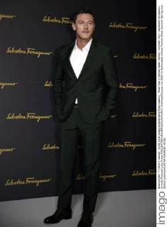 Milan Man s Fashion Week Spring Summer 2017. Salvatore Ferragamo Arrivals Pictured Luke Evans  SimonaxChioccia