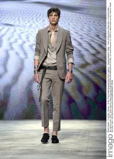 Mailand Fashion Week - Daks Modenschau Milan Man s Fashion Week Spring Summer 2017. Daks Fashion Show Pictured  SimonaxChioccia
