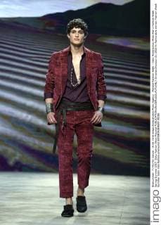 Mailand Fashion Week - Daks Modenschau Milan Man s Fashion Week Spring Summer 2017. Daks Fashion Show Pictured  SimonaxChioccia