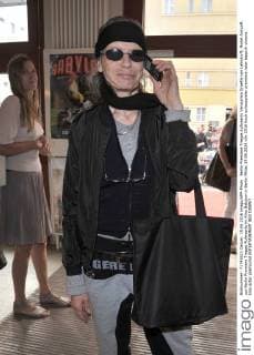 Berlin Premiere Treppe Aufwaerts Veruschka Graefin von Lehndorff, Model Ankunft zur Berlin Premiere Treppe Aufwaerts im Kino Babylon in Berlin Mitte, 19.06.2016