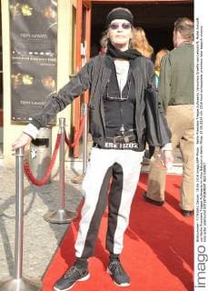 Berlin Premiere Treppe Aufwaerts Veruschka Graefin von Lehndorff, Model Ankunft zur Berlin Premiere Treppe Aufwaerts im Kino Babylon in Berlin Mitte, 19.06.2016